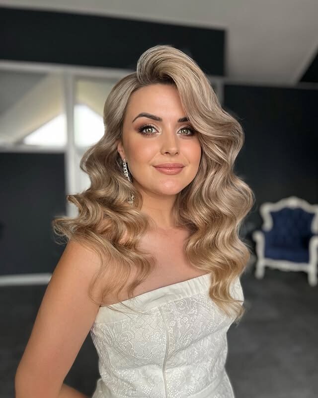 Big Hollywood Curls