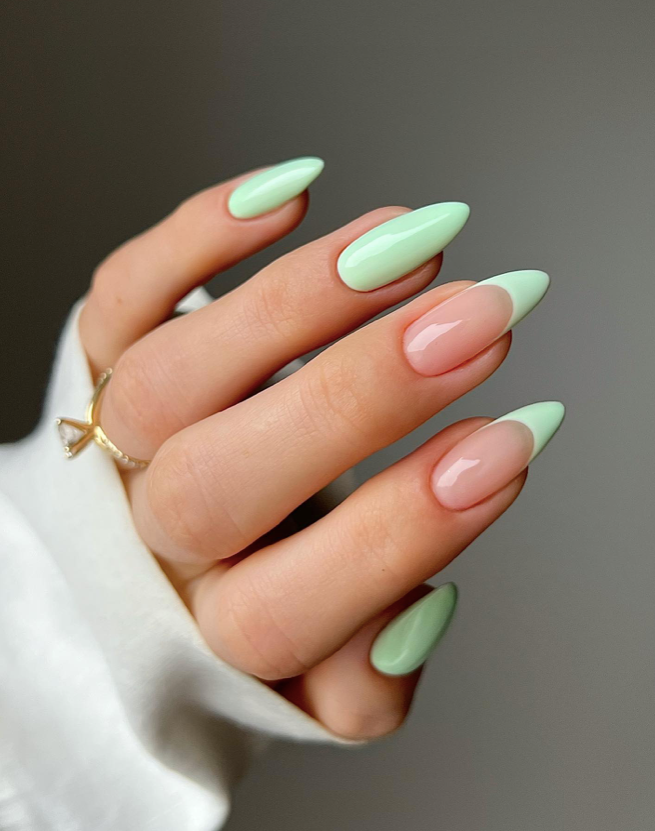 Bright lime green Spring Nails