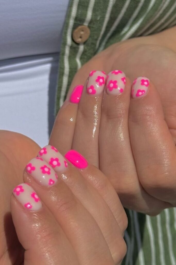 Daisy Delight Pink Nails