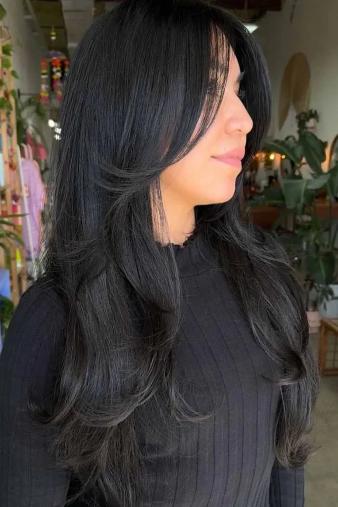 Elegant Black Layers With Soft Waves