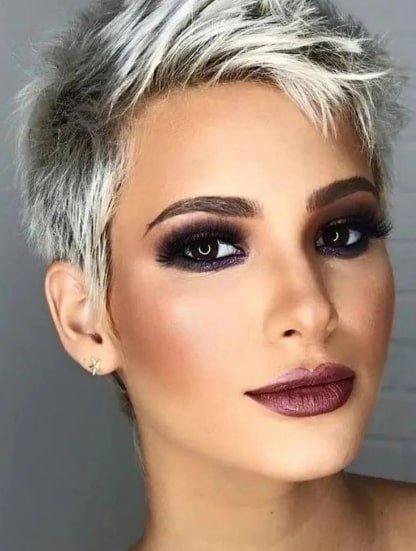 Amber Short Blonde Hairstyle