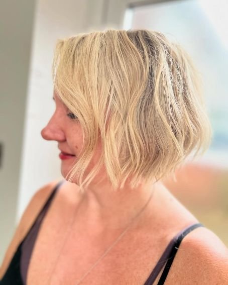 Choppy Bob Haircut with Light Waves and Highlight