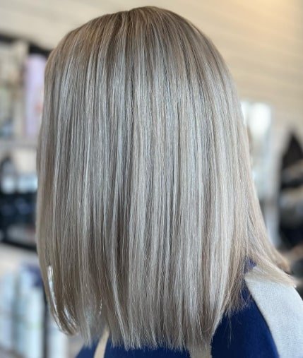 Icy Short Blonde Hairstyle
