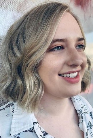 Lovely Short Blonde Hairstyle
