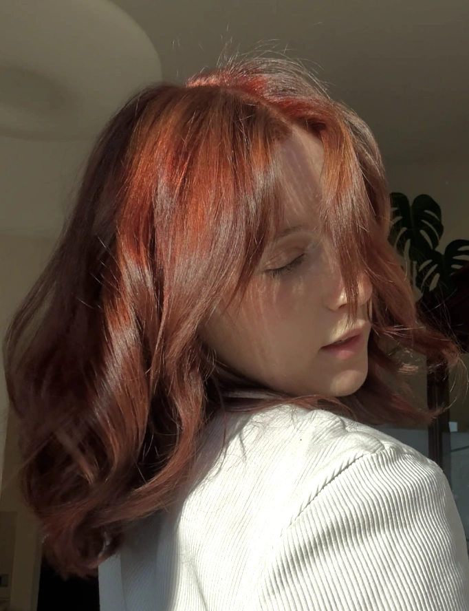 Shoulder Length Waves with Vibrant Highlights