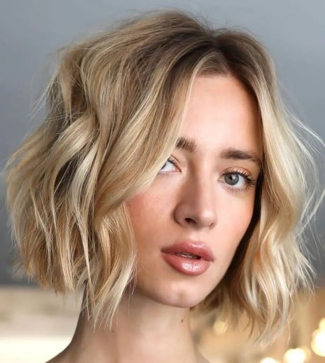 Smooth Short Blonde Hairstyle