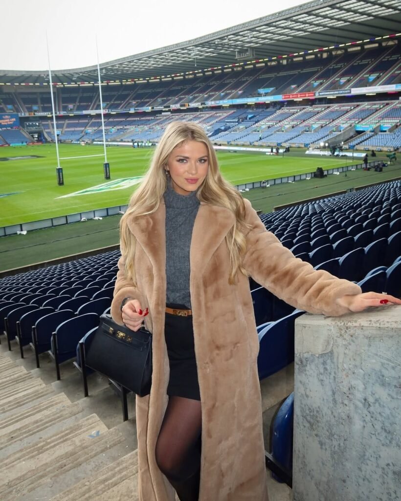 Camel Ensemble with Turtleneck and Long Coat 1