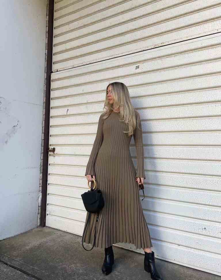 Ribbed Brown Dress With Black Boots