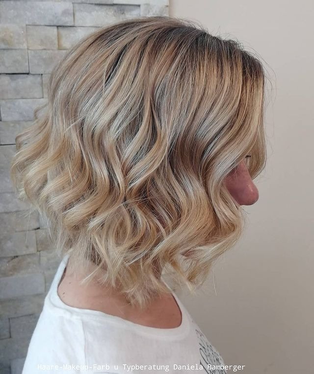 Curly Wavy Bob with Blonde Highlights