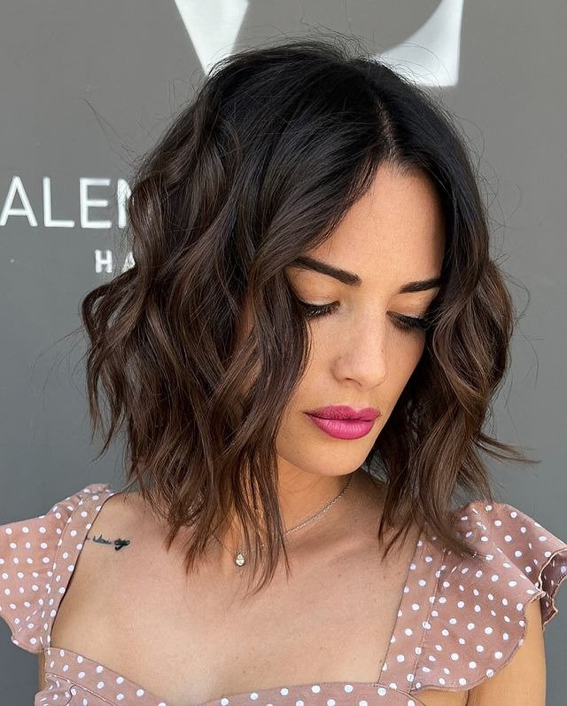 Inverted Wavy Bob