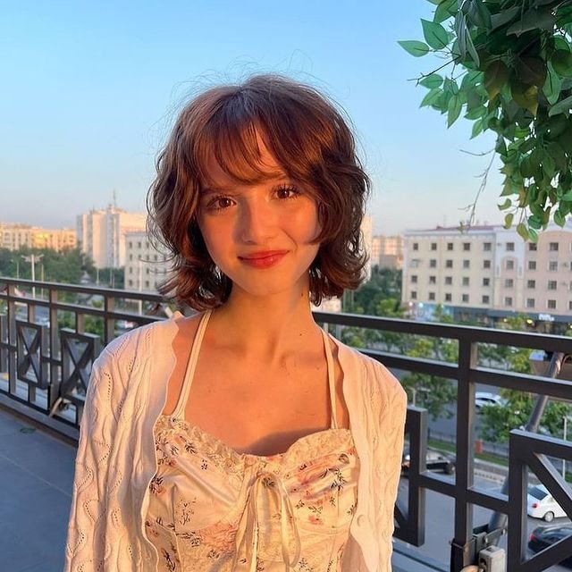 Shaggy Wavy Bob with Bangs