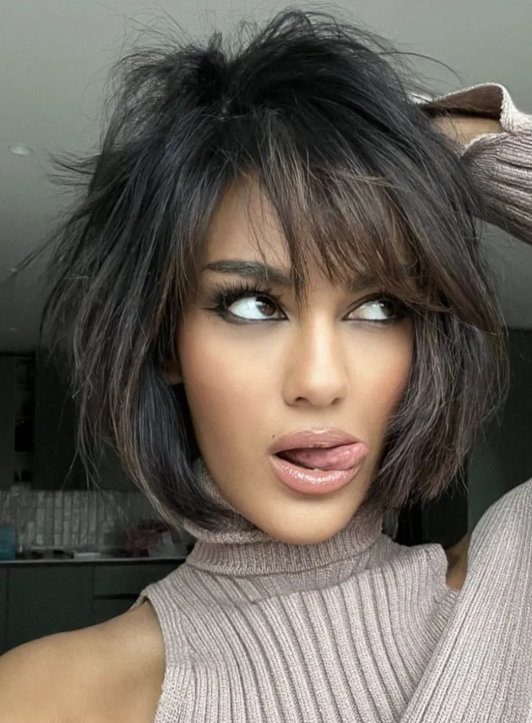 Textured Medium Bob with Fringe Bangs